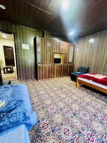 Hotel Golden Eyes & Restaurant