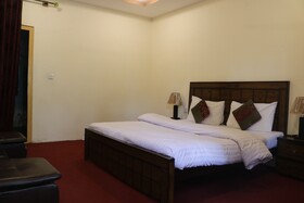 Kachura Inn Hotel
