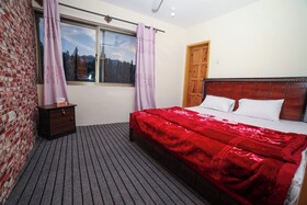 Yak Sarai Hotel
