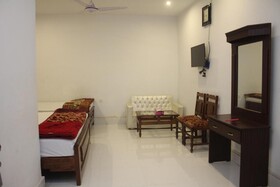 Pakistan Club Inn