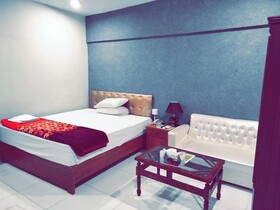 Pakistan Club Inn