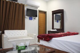 Pakistan Club Inn