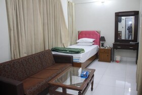Pakistan Club Inn