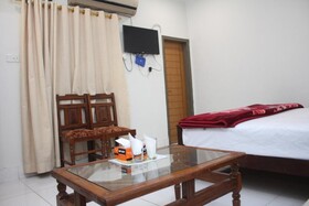 Pakistan Club Inn