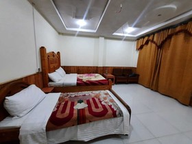 Four Star Hotel & Restaurant