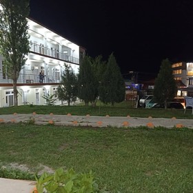 Four Star Hotel & Restaurant