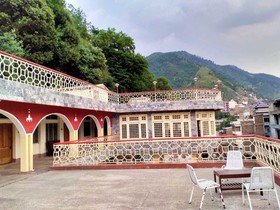 Hotel Zarin Palace