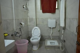 Madina Hotel & Restaurant