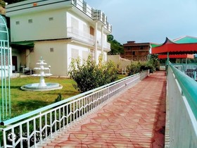 The Riverine Inn
