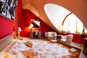 Everest Hotel & Restaurancia