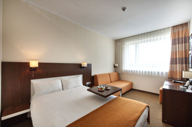 DeSilva Inn Katowice Airport