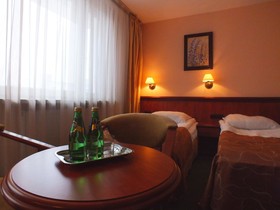 Hotel Senator