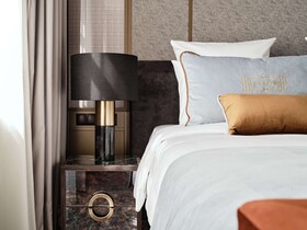 The Crown Krakow - Handwritten Collection