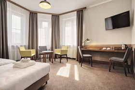 Daniel Griffin Aparthotel