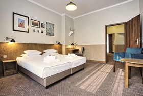 Daniel Griffin Aparthotel