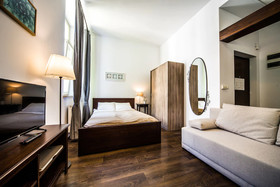 FriendHouse Apartments