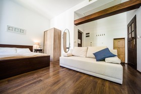 FriendHouse Apartments