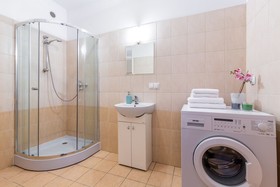 FriendHouse Apartments