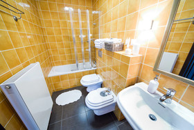 FriendHouse Apartments