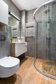 FriendHouse Apartments