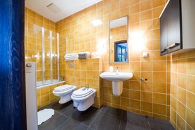 FriendHouse Apartments