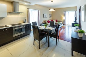 FriendHouse Apartments