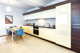 FriendHouse Apartments