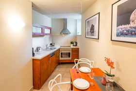 FriendHouse Apartments - Aparthotel