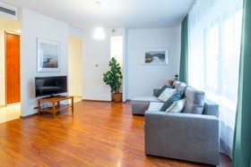 FriendHouse Apartments - Aparthotel
