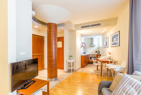 FriendHouse Apartments - Aparthotel
