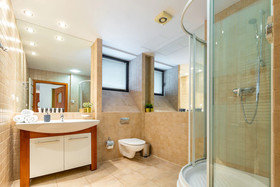 FriendHouse Apartments - Aparthotel