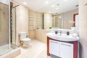 FriendHouse Apartments - Aparthotel