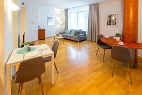 FriendHouse Apartments - Aparthotel