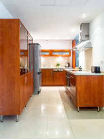 FriendHouse Apartments - Aparthotel