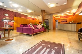 Hotel H12