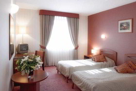 Hotel H12