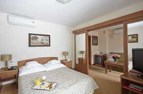 Hotel Logos