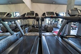 J&J Sport Center