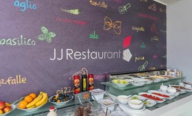 J&J Sport Center