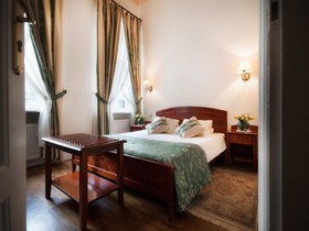 Karmel Hotel