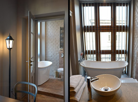 La Gioia Grey Stylish Apartments