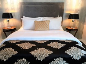 Mondrian Luxury Suites & Apartments Krakow Old Town