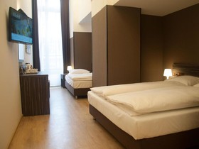 Pergamin Apartments