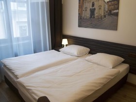 Pergamin Apartments