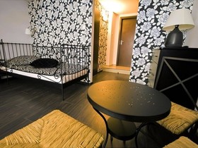 Pergamin Apartments