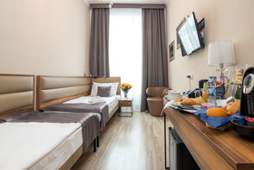 G12 Aparthotel