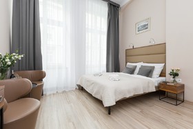 G12 Aparthotel