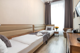 G12 Aparthotel