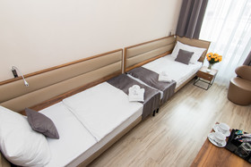 G12 Aparthotel