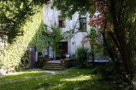 Piano Guest House